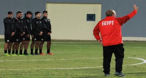 قبل صدام مصر وكوت ديفوار .. هل يكسر الفراعنة عقدة صاحب الأرض؟